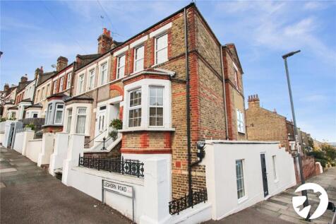 London, SE18 - property photo