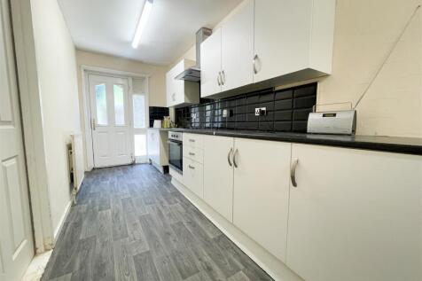 Grimsell Close, Fox Hill, S6 photo 3