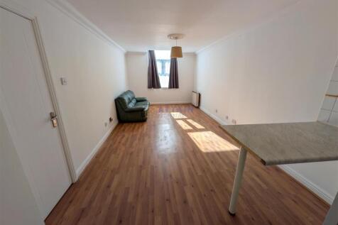 Living Room Alt.jpg