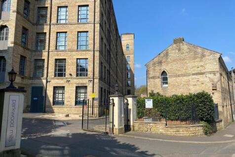 Entrance to Parkwood Mills.jpg