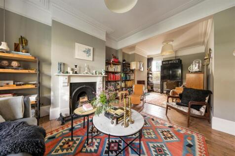Wynndale Road, E18