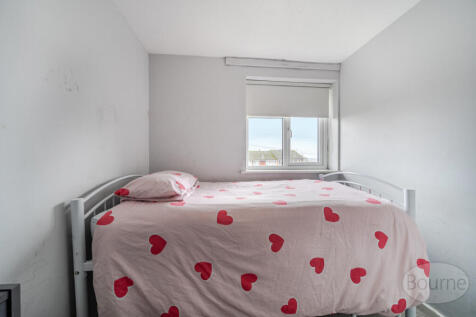 70697ea6-d7db-49a...