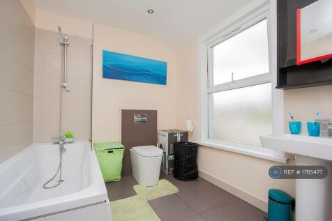 Wellington Road, London, E7 photo 3