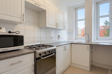 104 West Princess Street, Flat 1/2, Helensburgh photo 4
