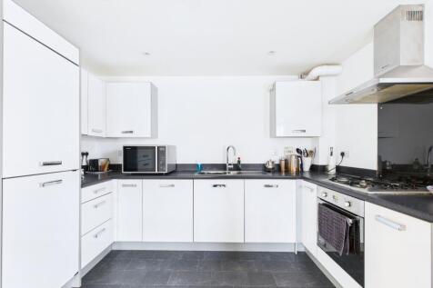 CAM01338G0-PR0156-STILL012