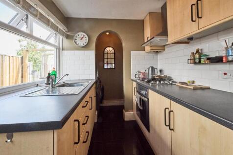 Fitted kitchen to rear