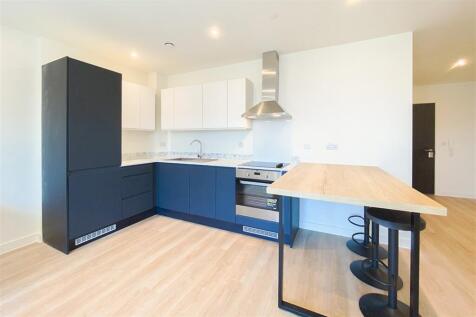 Exchange Point, Embankment West, M3 photo 3