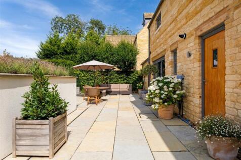 96851_7-The-Stables  (14).jpg