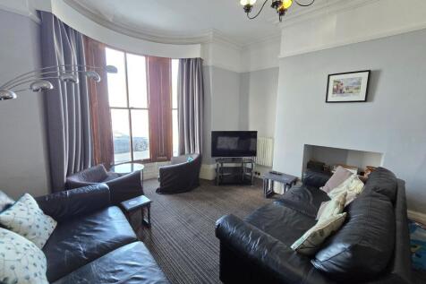 Room 3, Flat 10, 31-33 Blenheim Terrace, Scarborough photo 4