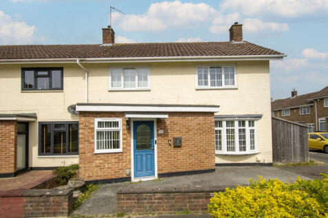 Extended 3 bed End of Terrace in Crawley