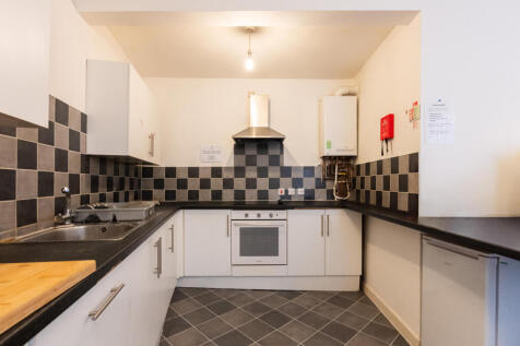 14-bed house on Lowesmoor, Bedroom G1, Worcester, £550/mo