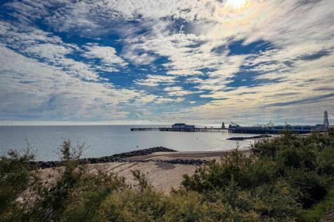 CLACTON SEA FRONT