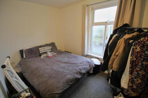 Bedroom..jpg
