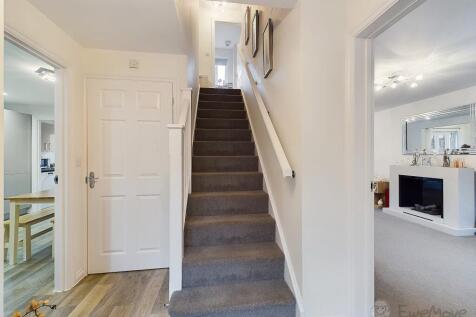 EweMove - Sycamore Drive - Hall