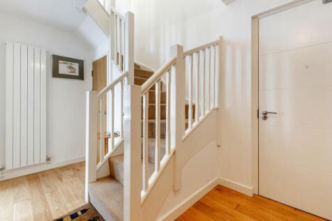 12 Entrance Hall