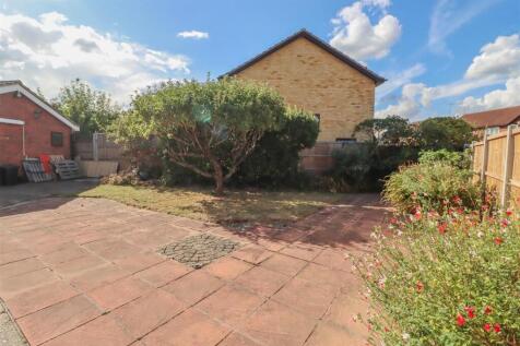 16 FAMBRIDGE DRIVE NEW OUTSIDE-10.jpg