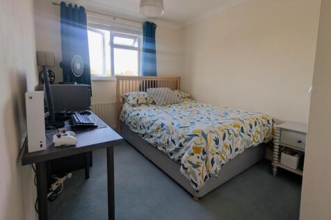 Romsey   Hunters Crescent   UNFURNISHED photo 5