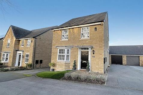 7 paddock way front.jpg