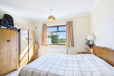 CAM01909G0-PR0404-STILL028