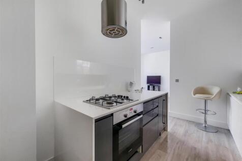 kitchen 2.jpg