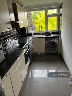 Aston Court, Woodford Green, IG8 photo 5