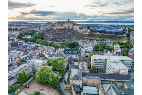 1 Vennel, Old Town, Edinburgh, EH1 2HU. 4 bedroom flat for sale