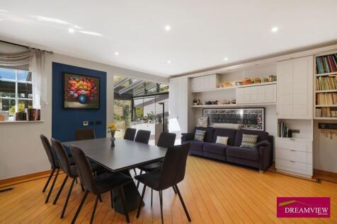 85138_house_cranbourne_gardens_london_greater_lon