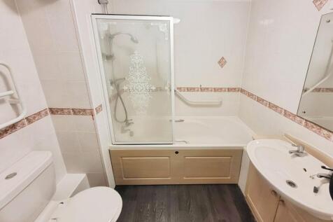 Garden House Court - Bathroom.jpg