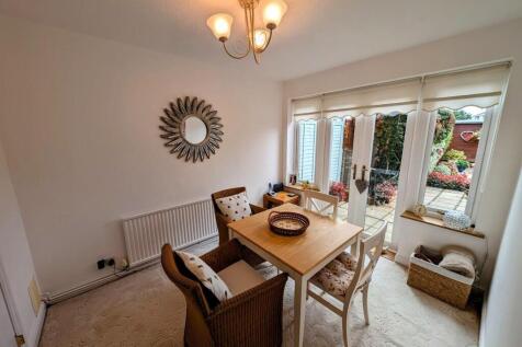 49 Mallard dining room 1.jpg
