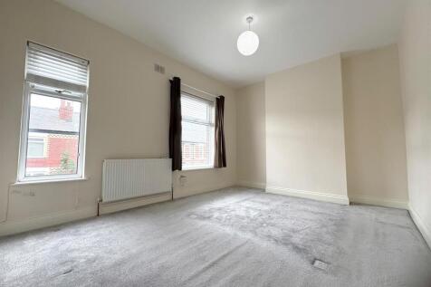 Aberdeen Crescent, Stockport photo 3