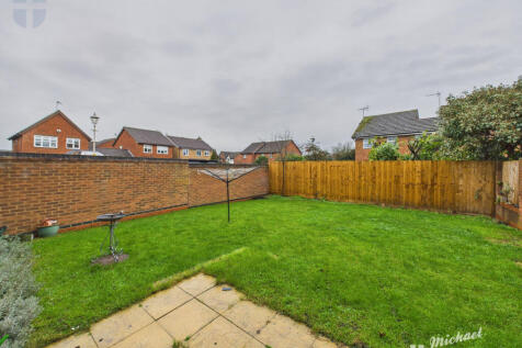 CAM03852G0-PR0516-STILL015