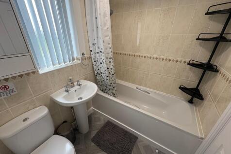 Chepstow Road, Oakley Vale, Corby, NN18 photo 4
