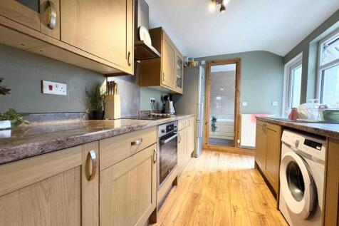 Highland Place, Bridgend, CF31 1LS photo 4