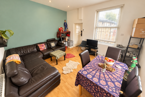 Warm Open-Plan Living and Dining Room