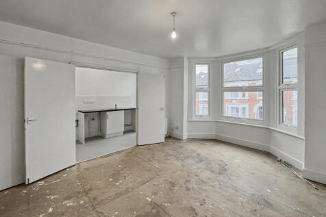 56b Childebert Road, Balham, London SW17 8EX