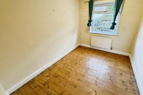 Kilner Bank, Dalton, 2Huddersfield, HD5 photo 4