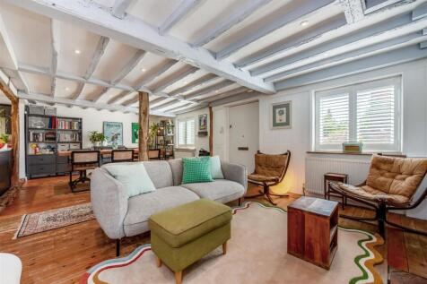 Sitting/Dining Room