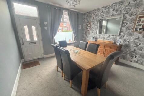 76 Charles St 9