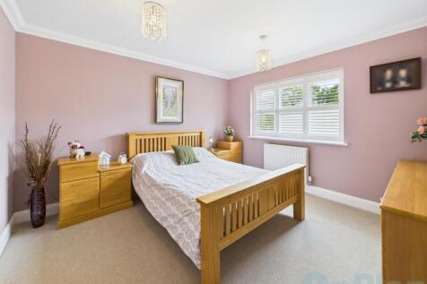 CAM04024G0-PR0028-STILL038