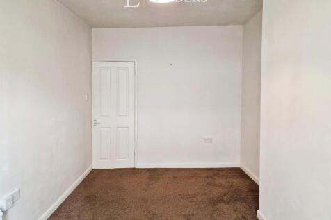 Leigh Road, SO50 photo 5