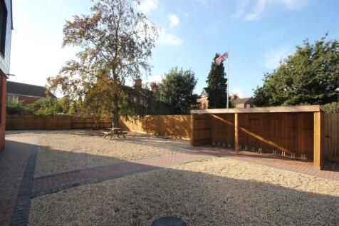 Gammons Court GARDEN.JPG