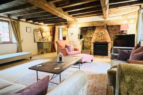 Lounge/Sitting Room
