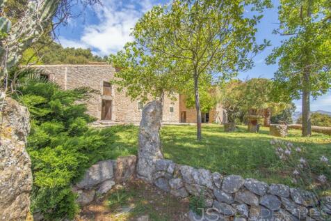 TRADITIONAL MALLORCAN POSSESSION WITH INCREDIBLE VIEWS