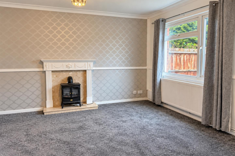 Acacia Drive, Leegomery, Telford photo 3