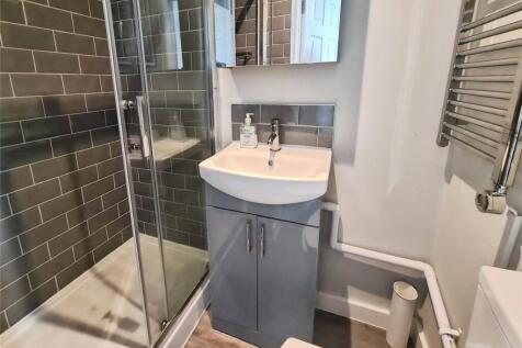 Salisbury Close, Eastleigh, Hampshire, SO50 photo 4