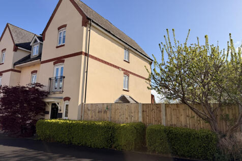 3 Bedroom End Terrace House for Sale