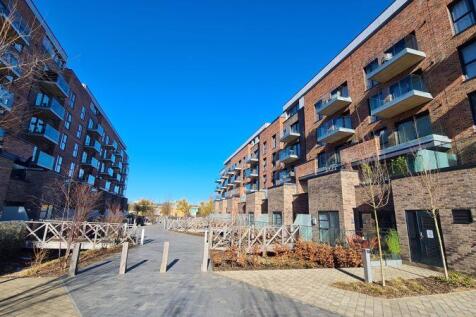 2-bed house on DUPLEX Apartment @ Clarkson House, FLETTON QUAYS, £1,500/mo