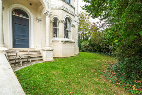 Farncombe Road, Worthing, West Sussex, BN11 photo 4