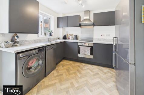 CAM02176G0-PR0684...