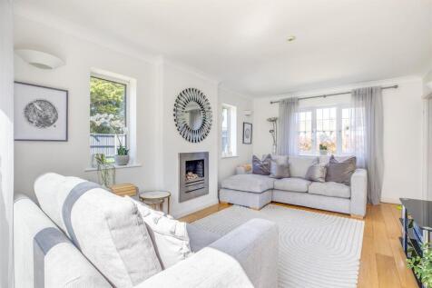 338 Desborough Avenue, HP11 2TG-17.jpg